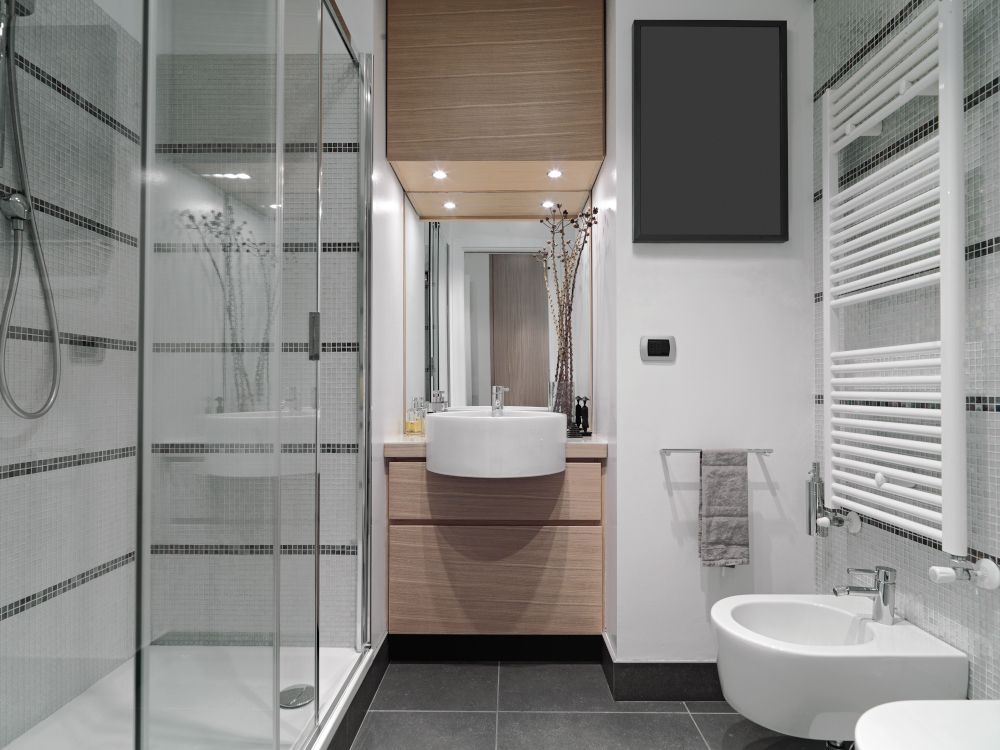 Baño con ducha recién reformado.